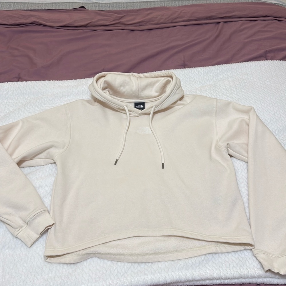 Cropped North Face hoodie